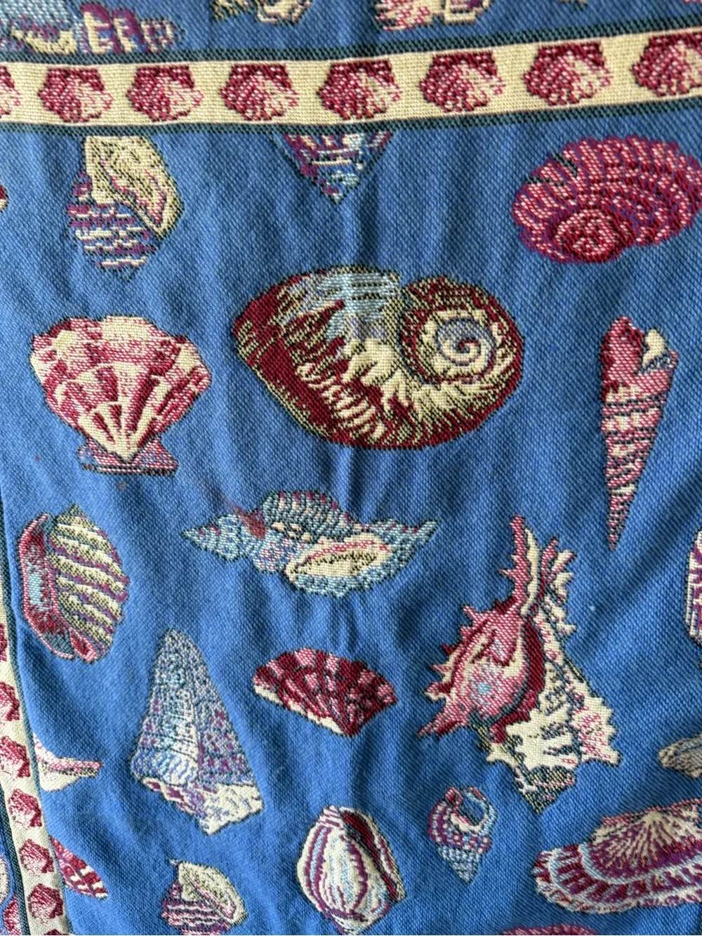 N/A woven throw